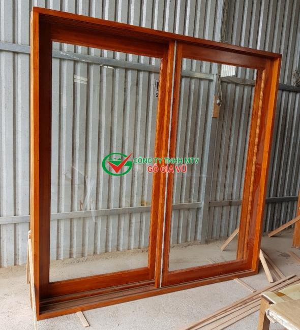 Cửa gỗ xoan giá rẻ