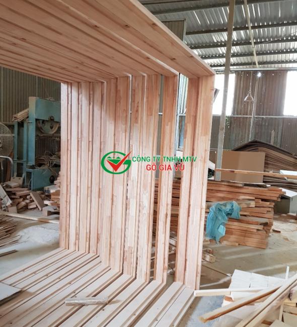 Sản xuất Cửa gỗ xoan